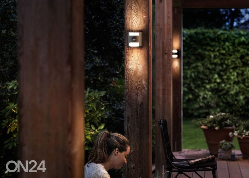 Настенный светильник Philips Grass с датчиком движения 2x5,5 W 800lm 2700K увеличить