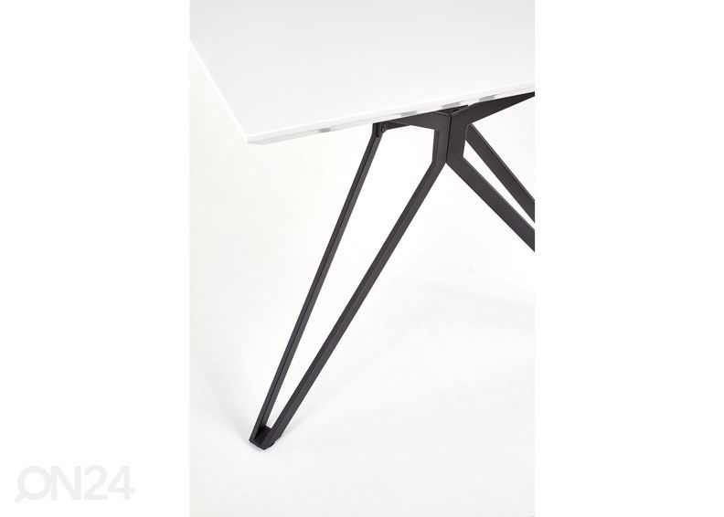 Обеденный стол увеличить