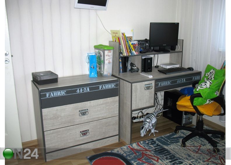 Рабочий стол Fabric с настольной полкой увеличить