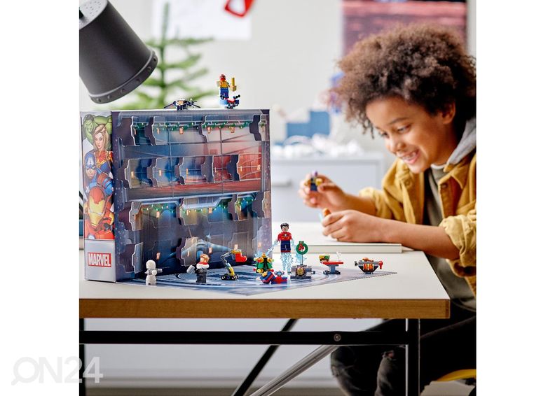 Рождественский календарь LEGO Marveli Payers увеличить
