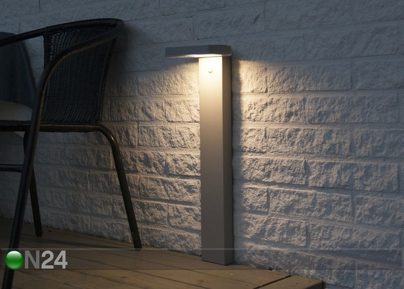 Садовый светильник с солнечной панелью увеличить