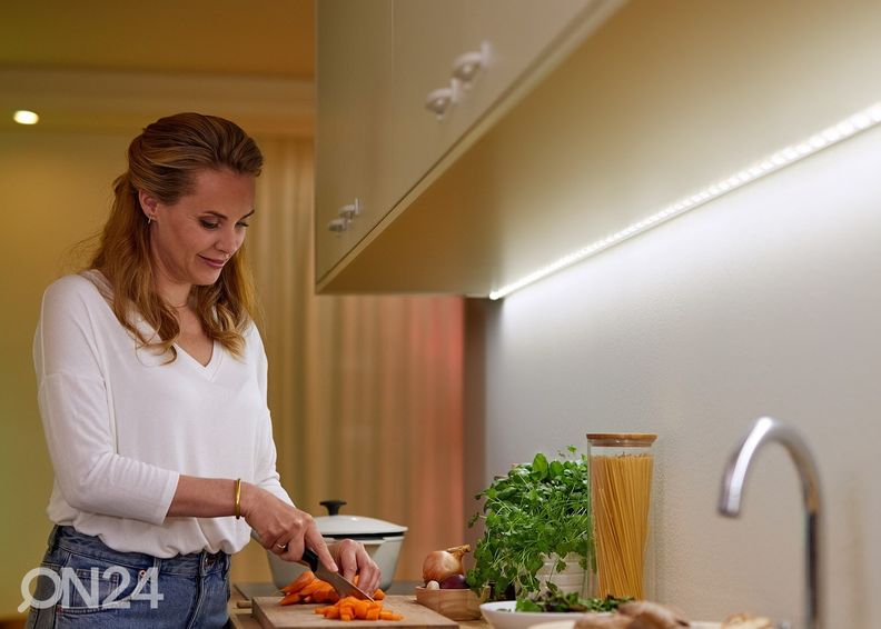 Светодиодная лента Wiz Wi-Fi, 2 м, 1600 лм, RGB, 2200-6500K увеличить