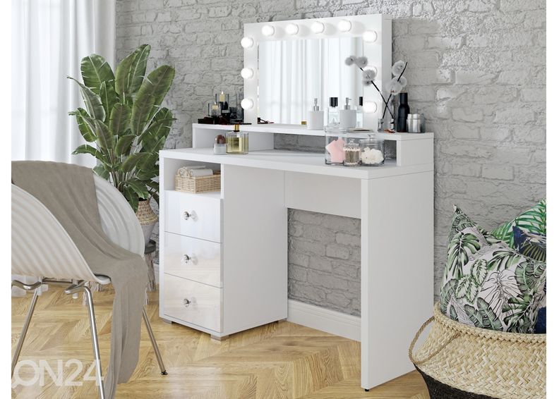 Туалетный столик увеличить