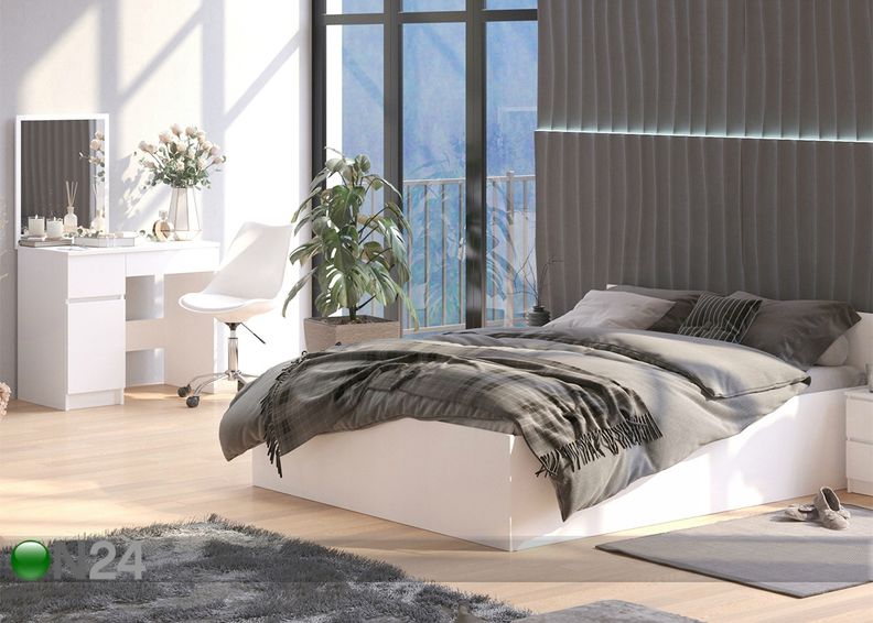 Туалетный стол с зеркалом увеличить