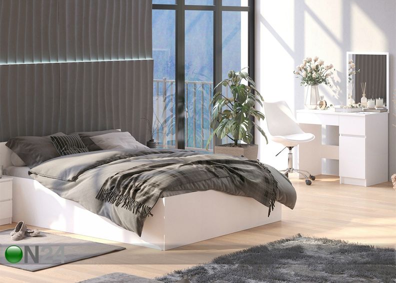 Туалетный стол с зеркалом увеличить