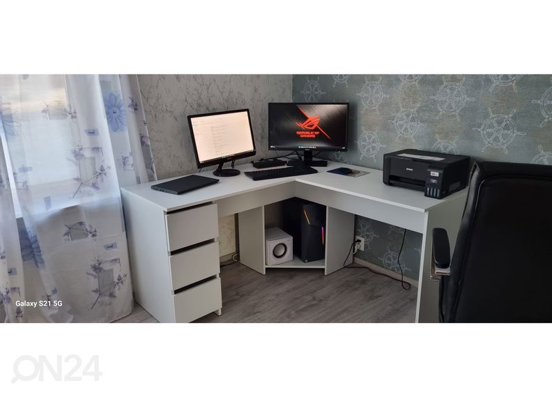 Угловой рабочий стол увеличить