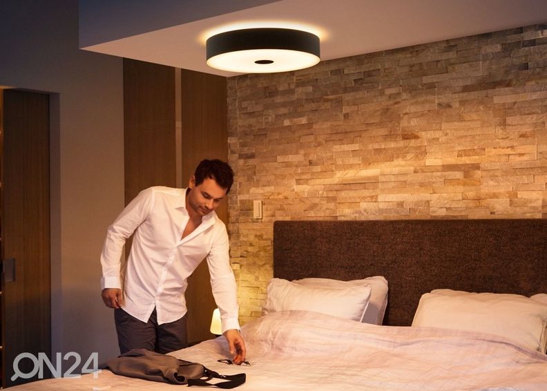 Умный потолочный светильник Hue White ambiance Fair чёрный, с пультом увеличить