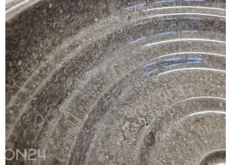 Умывальник из мрамора увеличить