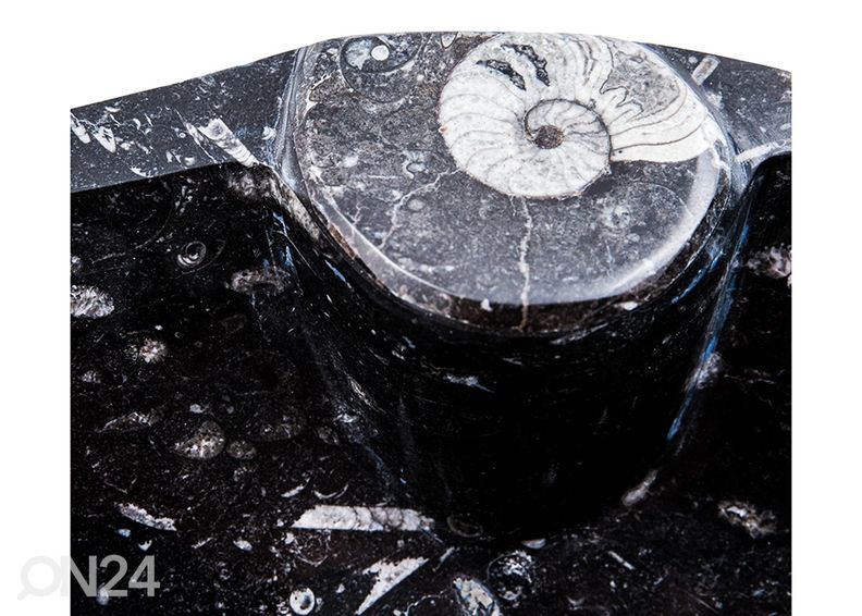 Умывальник из мрамора увеличить