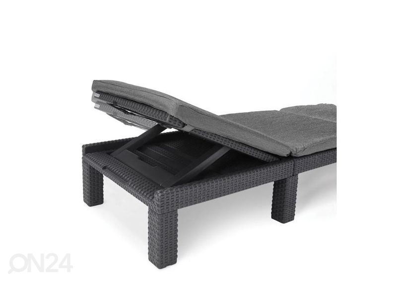 Шезлонг с подушкой Keter Daytona, графит увеличить