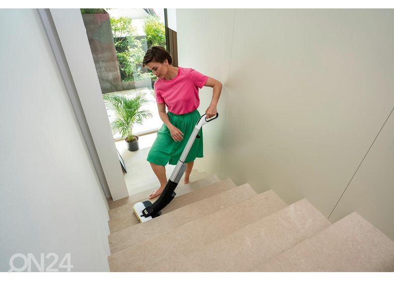 Электрошвабра Kärcher FC 4-4 со сменными аккумуляторами увеличить