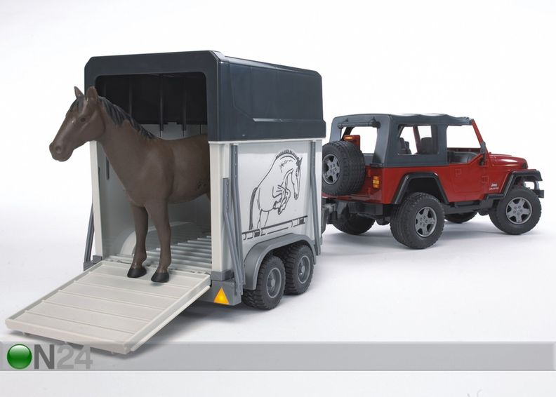 Jeep Wrangler c прицепом-коневозкой увеличить
