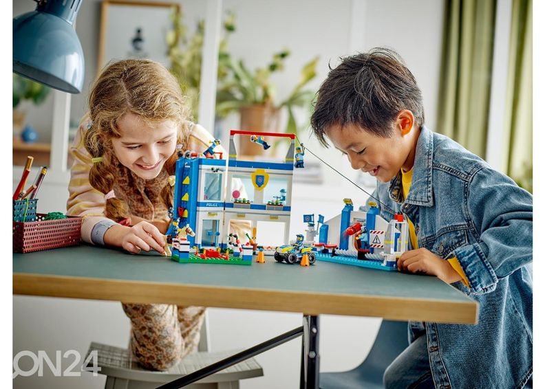 LEGO City Полицейская академия увеличить