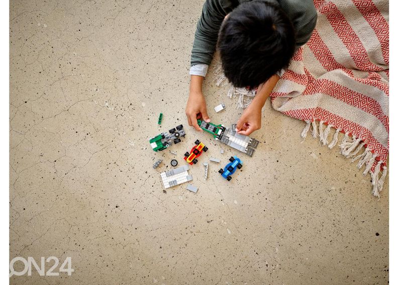 LEGO Creator Грузовик для гоночного автомобиля увеличить