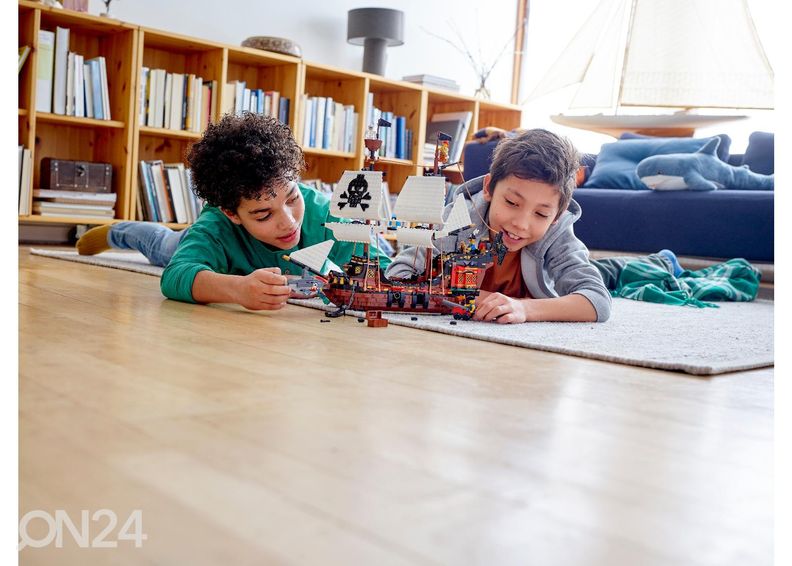 LEGO Creator Пиратский отель увеличить