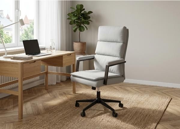 Офисное кресло Adriano