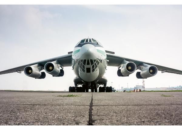Флизелиновые фотообои Big Cargo Airplane