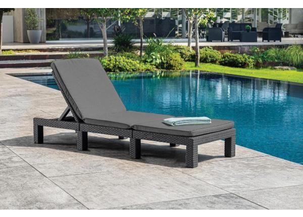 Шезлонг с подушкой Keter Daytona, графит