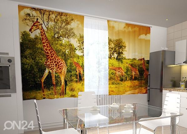 Затемняющая штора Giraffes in the kitchen 200x120 см