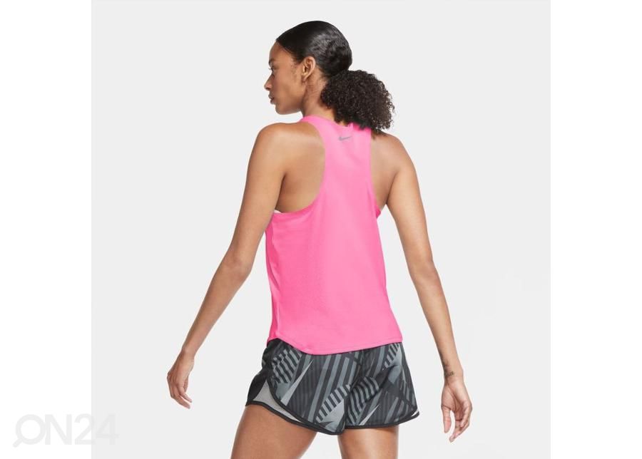 Женская беговая футболка Nike Swoosh Run W CU3252-607 увеличить