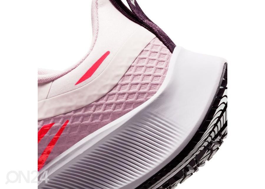 Женские кроссовки для бега Nike Air Zoom Pegasus Shield 37 W CQ8639-600 увеличить