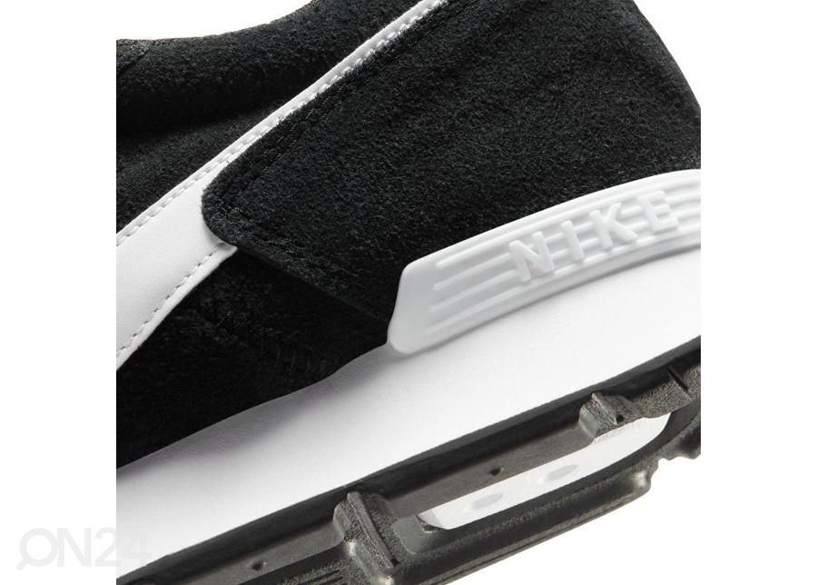Мужская повседневная обувь Nike Venture Runner Suede M CQ4557-001 увеличить