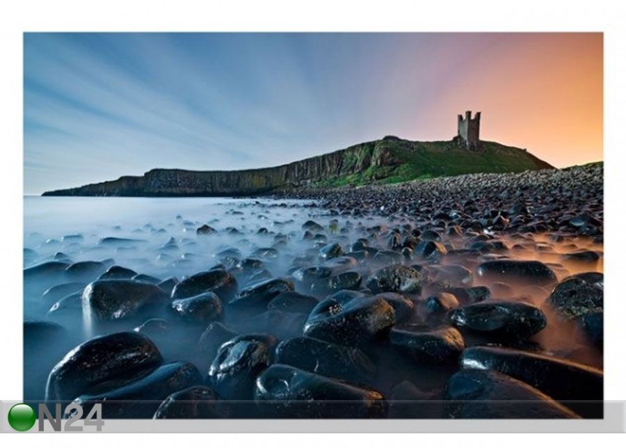 Флизелиновые фотообои Sunrise with mist at Dunstanburgh Castle увеличить