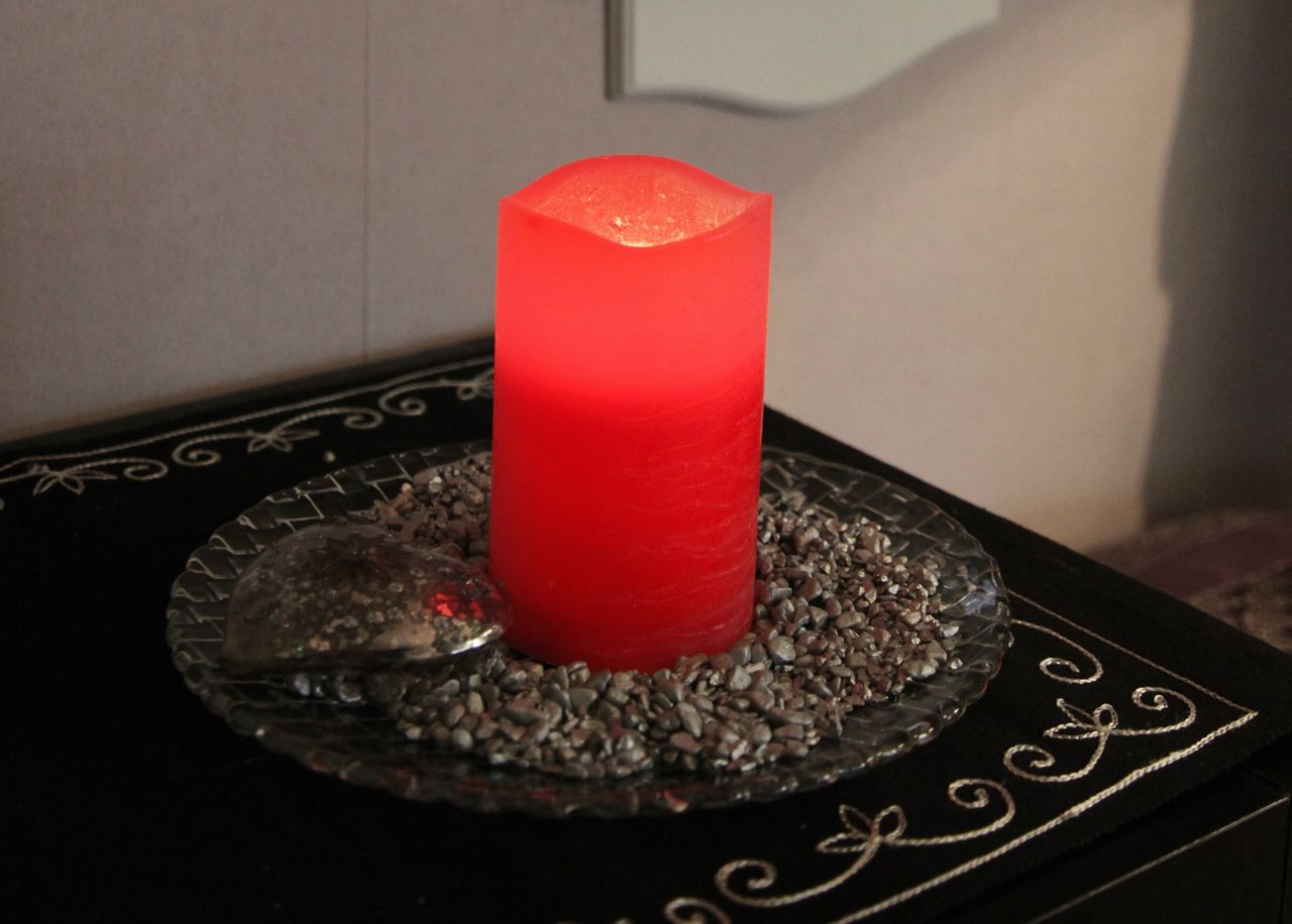 LED свеча из воска 12,5 см увеличить
