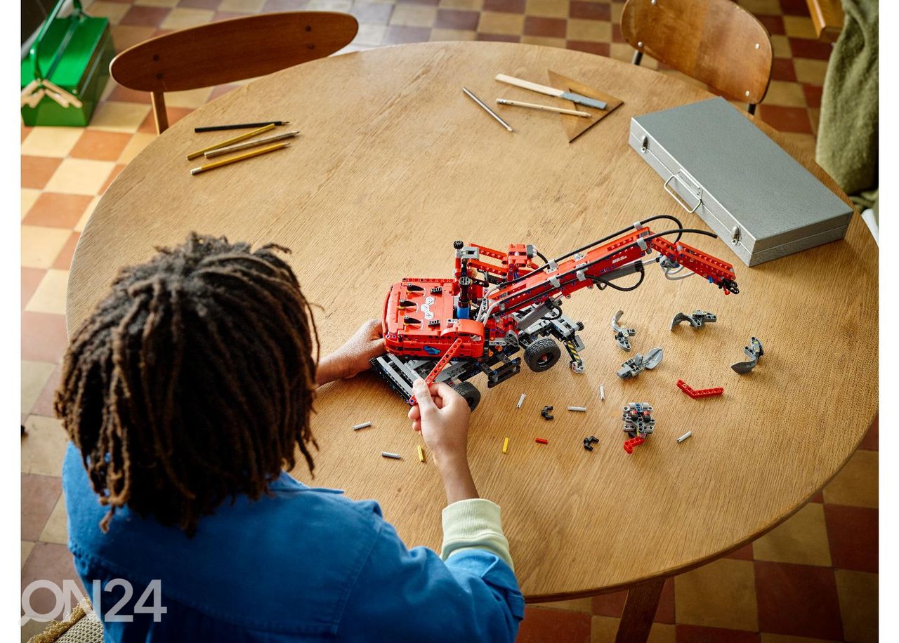 LEGO Technic Погрузочно-разгрузочная машина увеличить