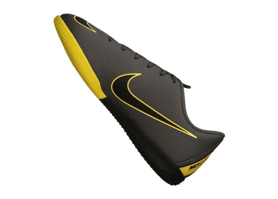 Детские футбольные бутсы Nike JR VaporX 12 Academy GS IC Jr AJ3101-070 увеличить