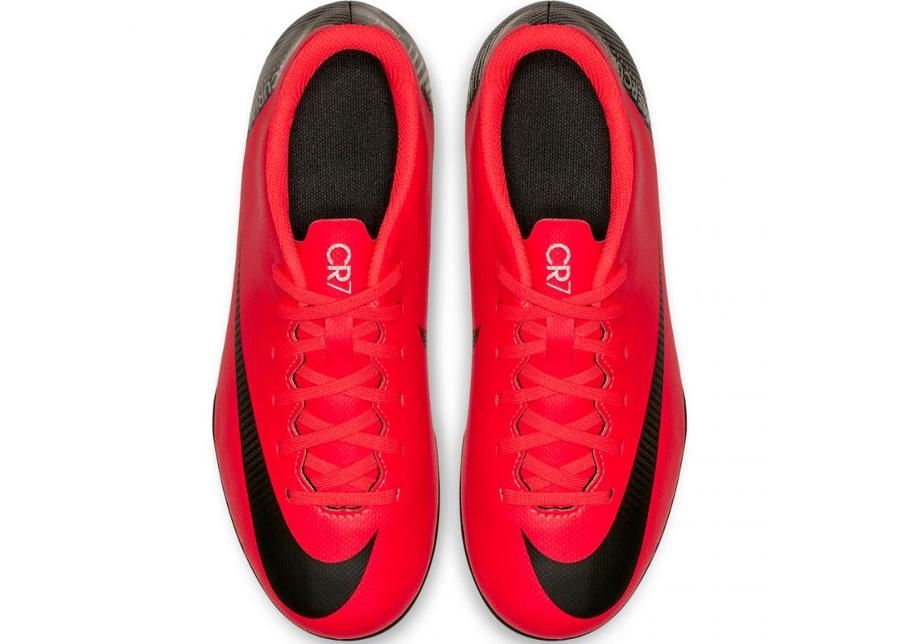 Детские футбольные бутсы Nike Mercurial Vapor 12 Club GS CR7 FG/MG Jr AJ3095-600 увеличить