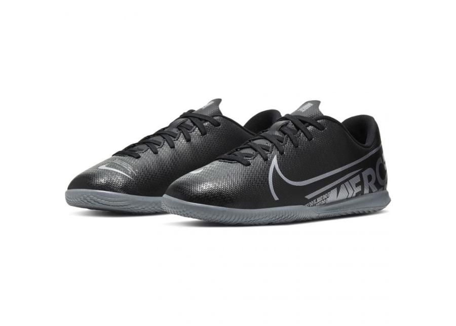 Детские футбольные бутсы Nike Mercurial Vapor 13 Club IC JR AT8169 001 увеличить