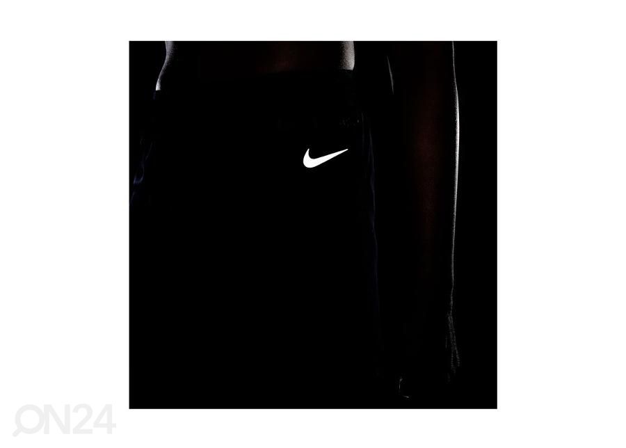 Женские спортивные шорты Nike Tempo Luxe увеличить
