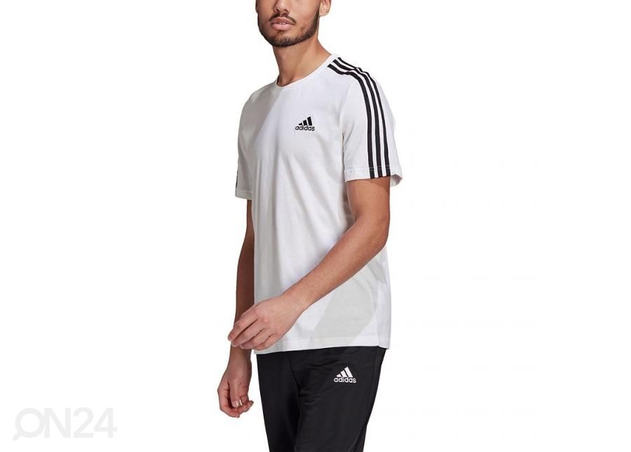 Мужская футболка Adidas Essentials увеличить