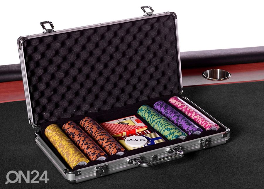 Набор для игры в покер 300 фишек увеличить