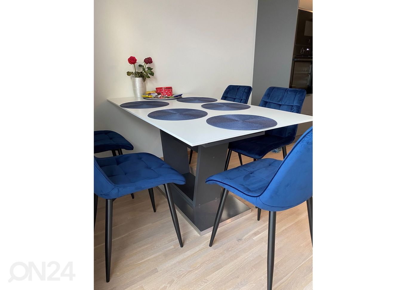 Удлиняющийся обеденный стол Micelli 160/240x90 cm увеличить