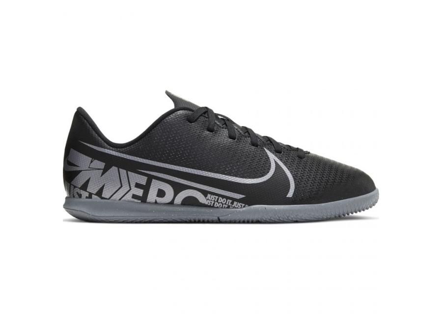 Детские футбольные бутсы Nike Mercurial Vapor 13 Club IC JR AT8169 001 увеличить